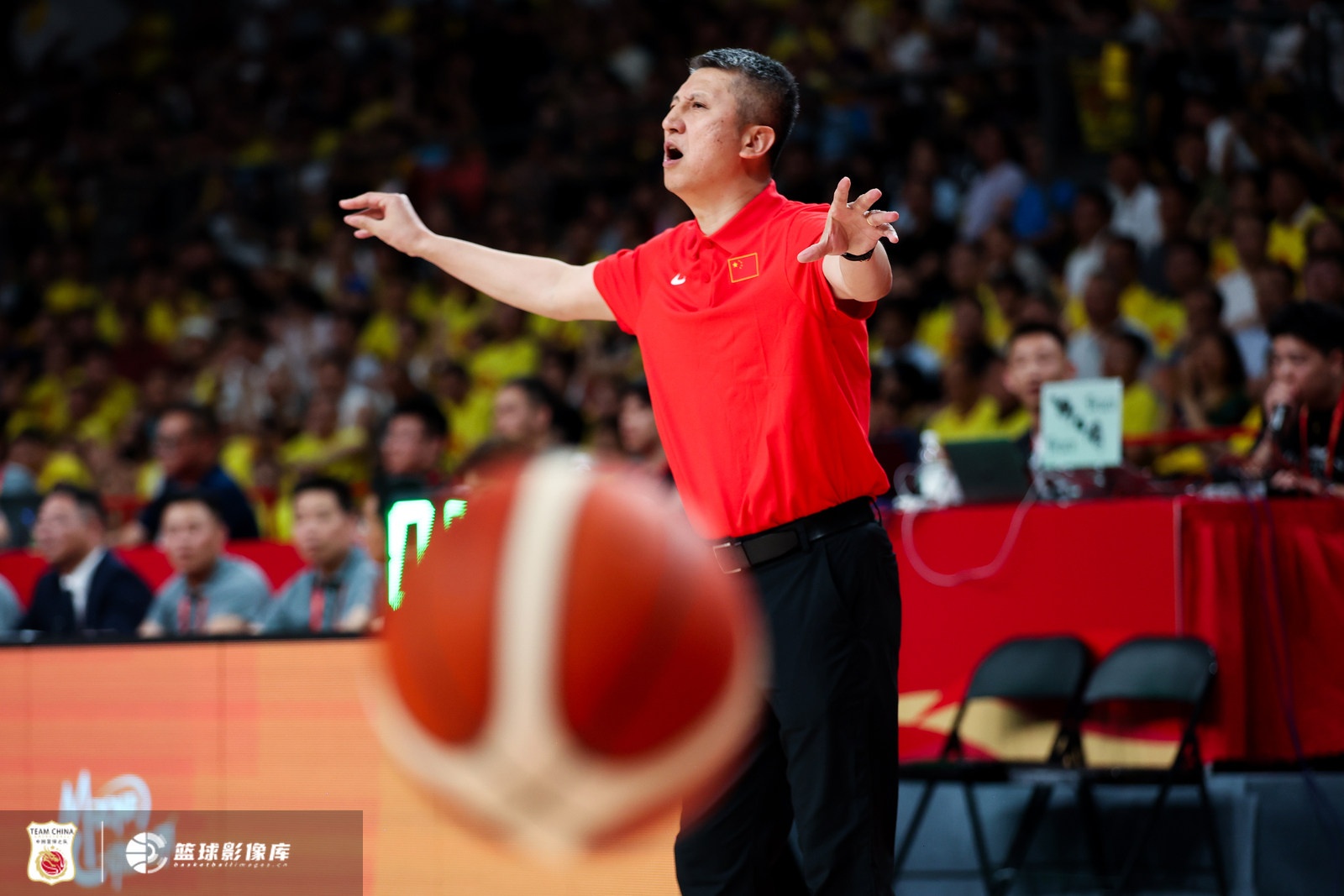 硬伤！中国男篮全队罚球22中12 命中率只有54.5%