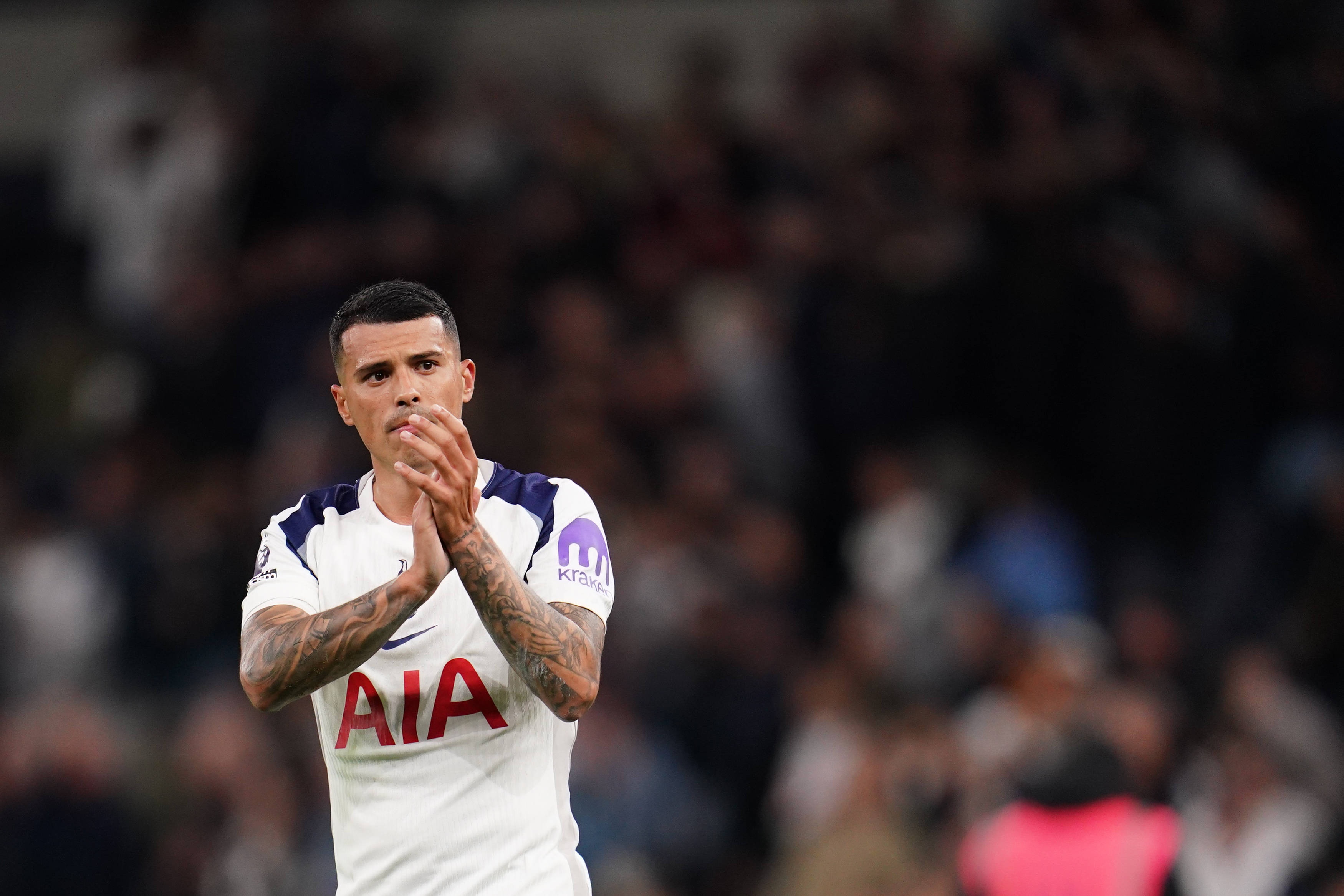 TA：波罗腿筋受伤预计将缺阵一个月，大概率无法出战曼联